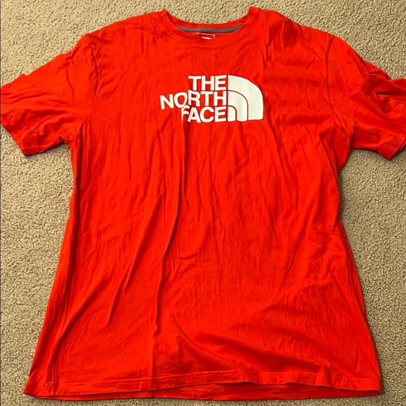 The North Face Red T-Shirt - Picture 1 of 1